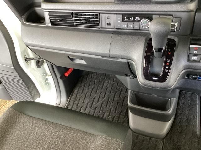 Ｎ－ＢＯＸカスタム ベースグレード　純正メモリーナビ　ドラレコ　リアカメラ　Ｐソナー　ナビテレビ　レーダーブレーキサポート　ＥＴＣ装備　定期点検記録簿　地デジ対応　サイドエアバック　Ｓヒータ　スマートキー＆プッシュスタート　横滑り防止（37枚目）