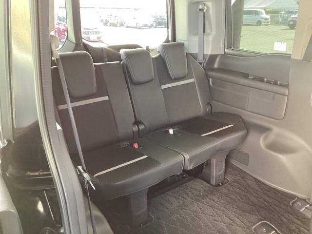 �R��ڃV�[�g�́A�������[�V�����ŏ����Ɋi�[�ł���}�W�b�N�V�[�g�Ȃ̂ŁA���Q�b�W�X�y�[�X�̓t���b�g�ōL����܂��B