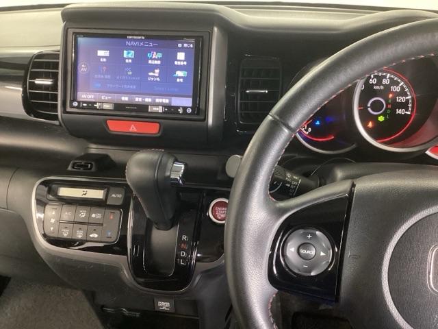 Ｎ－ＢＯＸカスタム Ｇ・Ｌパッケージ　ナビ　リアカメラ　２トーンカラー　助手席エアバック　スマートキープッシュスタート　運転席エアバッグ　パワーステアリング　Ｒカメ　ＶＳＣ　両側スライド片側電動ドア　ＥＴＣ車載器　イモビライザー　エアコン（2枚目）