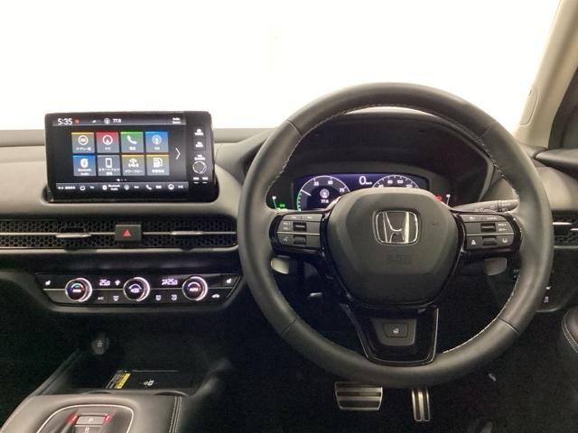 ��ɂȂ��ފ��o�̃X�e�A�����O�ł��B�����S�n�A�f�U�C�����A���쐫�ɂ���������A�C�e���ł��B�X�e�A�����O�q�[�^�[�����Ă���܂��B�X�C�b�`�����������Ńn���h�������܂�A�~�̎����͉��K�ɉ^�]���ł��܂�