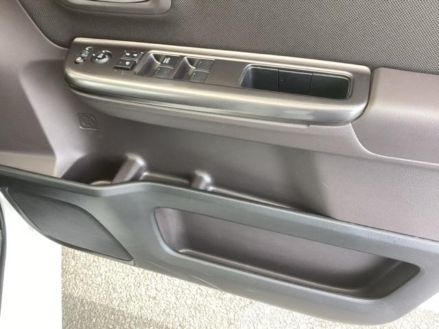 フリード Ｇ・ホンダセンシング　純正ナビ　フルセグ　６人乗り　Ｗ電動ドア　キーフリ　スマートキーシステム　イモビ　ＵＳＢポート　カラーバックモニター　横滑防止装置　エアコン　クルコン　パワーウィンドウ　ＳＲＳ　ＤＶＤ再生機能　ＡＢＳ（49枚目）