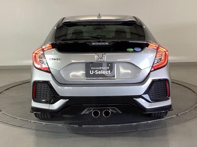 シビック ハッチバック　純正ナビ　スマートキー　ＥＴＣ　衝突軽減ブレーキシステム　エアコン　助手席エアバッグ　サイドカーテンエアバック　シートヒータ　リヤカメラ　オートクルーズ　ＡＢＳ　キーフリー　ＶＳＡ　パワーウインドウ（9枚目）