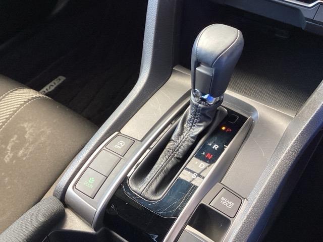 シビック ハッチバック　純正ナビ　スマートキー　ＥＴＣ　衝突軽減ブレーキシステム　エアコン　助手席エアバッグ　サイドカーテンエアバック　シートヒータ　リヤカメラ　オートクルーズ　ＡＢＳ　キーフリー　ＶＳＡ　パワーウインドウ（14枚目）