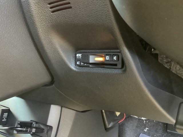 シビック ハッチバック　純正ナビ　スマートキー　ＥＴＣ　衝突軽減ブレーキシステム　エアコン　助手席エアバッグ　サイドカーテンエアバック　シートヒータ　リヤカメラ　オートクルーズ　ＡＢＳ　キーフリー　ＶＳＡ　パワーウインドウ（16枚目）