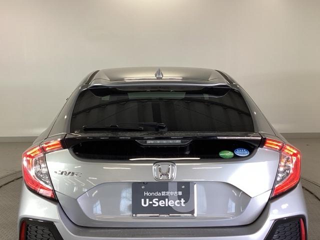 シビック ハッチバック　純正ナビ　スマートキー　ＥＴＣ　衝突軽減ブレーキシステム　エアコン　助手席エアバッグ　サイドカーテンエアバック　シートヒータ　リヤカメラ　オートクルーズ　ＡＢＳ　キーフリー　ＶＳＡ　パワーウインドウ（31枚目）