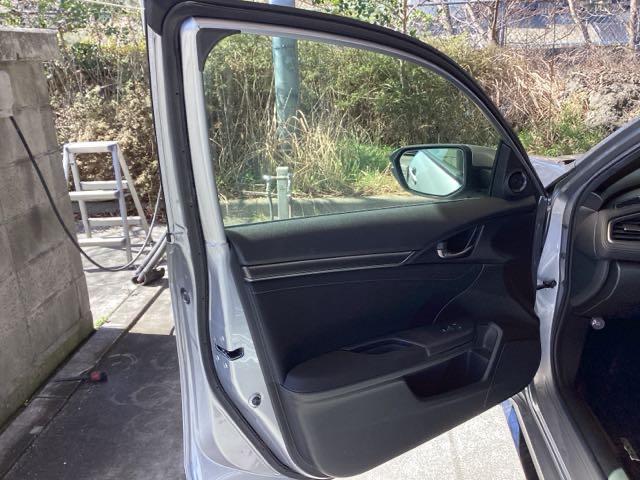 シビック ハッチバック　純正ナビ　スマートキー　ＥＴＣ　衝突軽減ブレーキシステム　エアコン　助手席エアバッグ　サイドカーテンエアバック　シートヒータ　リヤカメラ　オートクルーズ　ＡＢＳ　キーフリー　ＶＳＡ　パワーウインドウ（35枚目）