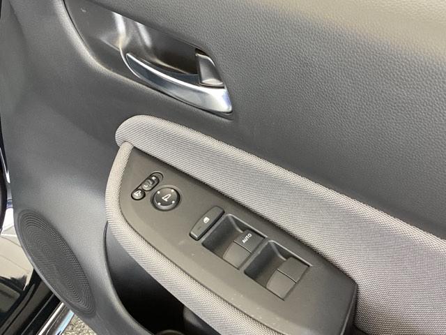 フィット ネス　純正メモリーナビ　ドラレコ　リアカメラ　パーキングセンサー　クルコン　衝突軽減ブレーキ　ＬＥＤライト　ＤＶＤ　Ｂカメラ　ＶＳＡ　フルセグ　カーテンエアバック　アイドリングストップ　キーレス　スマキー（53枚目）