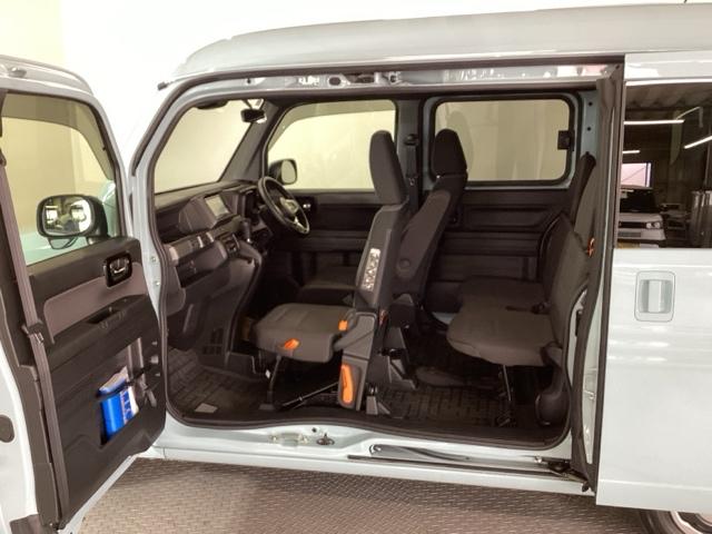 ��e�ʂ̋�Ԃ����R�Ɏg�����Ȃ��A�z���_�Ǝ��̃_�u���r�b�O��J���ł��I����ȑ��̃Z���^�[�s���[���Ȃ����A����Ȃƃ��A�V�[�g�̓t���b�g�ɂȂ�܂��I