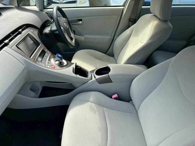プリウス Ｓツーリングセレクション　３年保証　モデリスタ　Ｂｌｕｅｔｏｏｔｈ対応　フルセグ　ＣＤ録音　ＤＶＤ再生　バックカメラ　ドラレコ　ツーリング用アルミ　電格ミラー　プッシュスタート　ＥＴＣ　スマートキー（24枚目）