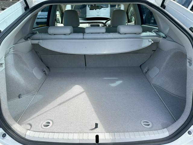 プリウス Ｓツーリングセレクション　３年保証　モデリスタ　Ｂｌｕｅｔｏｏｔｈ対応　フルセグ　ＣＤ録音　ＤＶＤ再生　バックカメラ　ドラレコ　ツーリング用アルミ　電格ミラー　プッシュスタート　ＥＴＣ　スマートキー（44枚目）