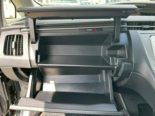 プリウス Ｓ　３年保証　ドライブレコーダー　Ｂｌｕｅｔｏｏｔｈ対応　地デジ　ＣＤ　ＡＵＸ　バックカメラ　電格ミラー　ＥＴＣ　スマートキー　プッシュスタート（33枚目）