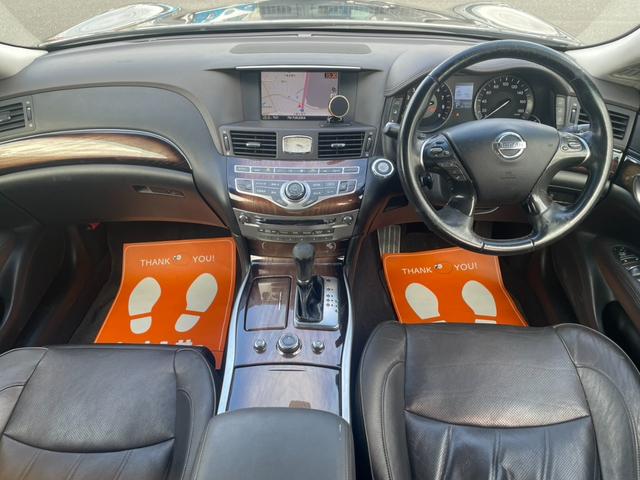 フーガ ３７０ＧＴ　車高調　ＲＡＹＺ１９インチアルミホイル　社外マフラー　革シート　パワーシート　ナビ　ＴＶ　バックカメラ　サイドカメラ　ＥＴＣ　ローダウン　カスタム車　ＨＩＤヘッドライト　タイプ別フロントバンパー（18枚目）