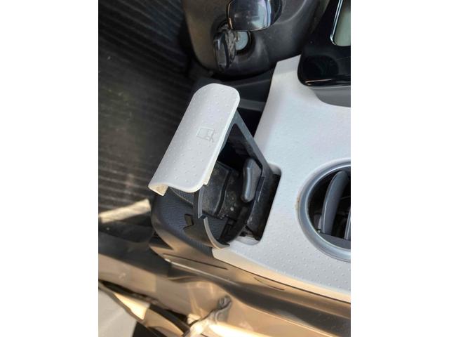 モコ Ｓ　キーレスエントリー　電動格納ミラー　ベンチシート　ＣＶＴ　盗難防止システム　ＡＢＳ　衝突安全ボディ　エアコン　パワーステアリング　パワーウィンドウ（41枚目）