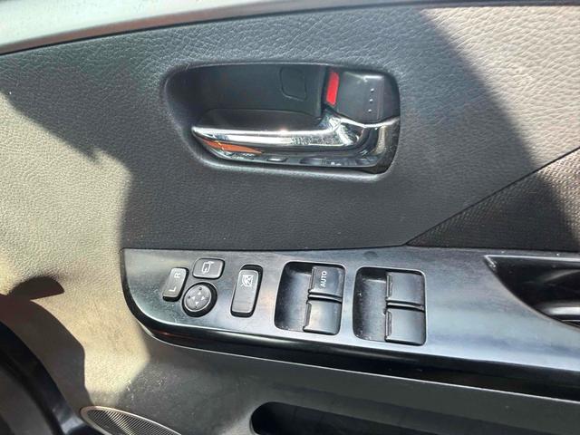 ワゴンＲスティングレー Ｘ　ＨＩＤ　スマートキー　電動格納ミラー　ベンチシート　ＣＶＴ　盗難防止システム　ＡＢＳ　ＣＤ　アルミホイール　衝突安全ボディ　エアコン　パワーステアリング　パワーウィンドウ（10枚目）