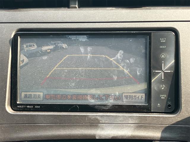 プリウス Ｓ　ハイブリッド　ドライブレコーダー　ＥＴＣ　バックカメラ　ナビ　ＴＶ　オートライト　スマートキー　電動格納ミラー　ＣＶＴ　盗難防止システム　衝突安全ボディ　アルミホイール　ＣＤ　ＤＶＤ再生（5枚目）