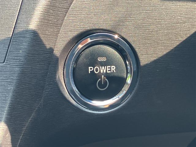 プリウス Ｓ　ハイブリッド　ドライブレコーダー　ＥＴＣ　バックカメラ　ナビ　ＴＶ　オートライト　スマートキー　電動格納ミラー　ＣＶＴ　盗難防止システム　衝突安全ボディ　アルミホイール　ＣＤ　ＤＶＤ再生（7枚目）