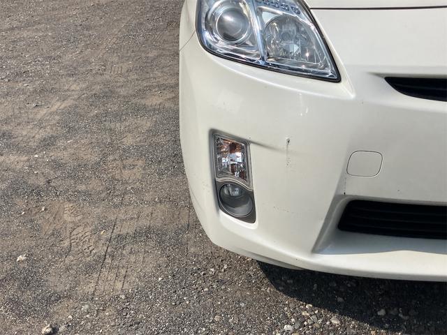 プリウス Ｓ　ハイブリッド　ドライブレコーダー　ＥＴＣ　バックカメラ　ナビ　ＴＶ　オートライト　スマートキー　電動格納ミラー　ＣＶＴ　盗難防止システム　衝突安全ボディ　アルミホイール　ＣＤ　ＤＶＤ再生（21枚目）