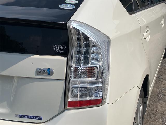 プリウス Ｓ　ハイブリッド　ドライブレコーダー　ＥＴＣ　バックカメラ　ナビ　ＴＶ　オートライト　スマートキー　電動格納ミラー　ＣＶＴ　盗難防止システム　衝突安全ボディ　アルミホイール　ＣＤ　ＤＶＤ再生（31枚目）