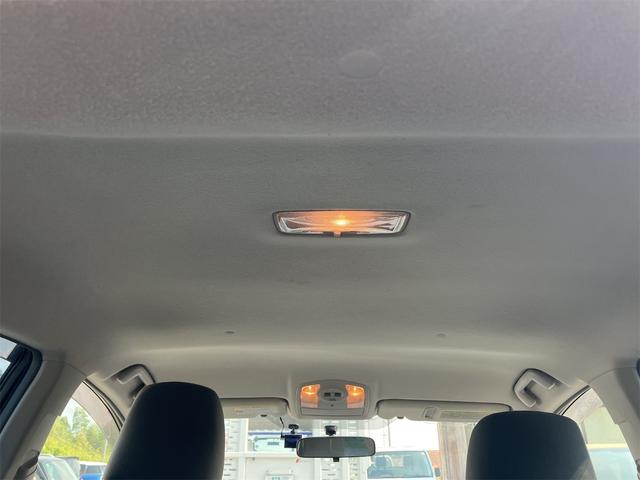 プリウス Ｓ　ハイブリッド　ドライブレコーダー　ＥＴＣ　バックカメラ　ナビ　ＴＶ　オートライト　スマートキー　電動格納ミラー　ＣＶＴ　盗難防止システム　衝突安全ボディ　アルミホイール　ＣＤ　ＤＶＤ再生（35枚目）