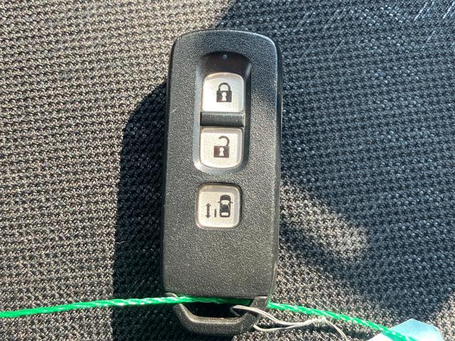 Ｎ－ＢＯＸカスタム Ｇ・Ｌパッケージ　両側スライド・片側電動　ナビ　オートライト　ＨＩＤ　スマートキー　アイドリングストップ　電動格納ミラー　ベンチシート　ＣＶＴ　盗難防止システム　ＡＢＳ　ＥＳＣ　ＣＤ　ＤＶＤ再生　アルミホイール（9枚目）