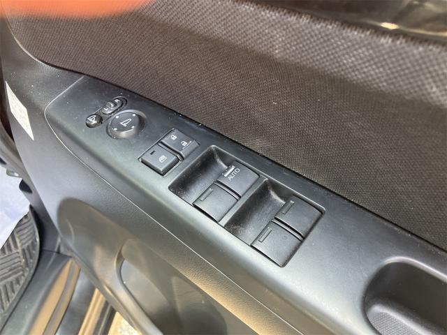 Ｎ－ＢＯＸカスタム Ｇ・Ｌパッケージ　両側スライド・片側電動　ナビ　オートライト　ＨＩＤ　スマートキー　アイドリングストップ　電動格納ミラー　ベンチシート　ＣＶＴ　盗難防止システム　ＡＢＳ　ＥＳＣ　ＣＤ　ＤＶＤ再生　アルミホイール（11枚目）