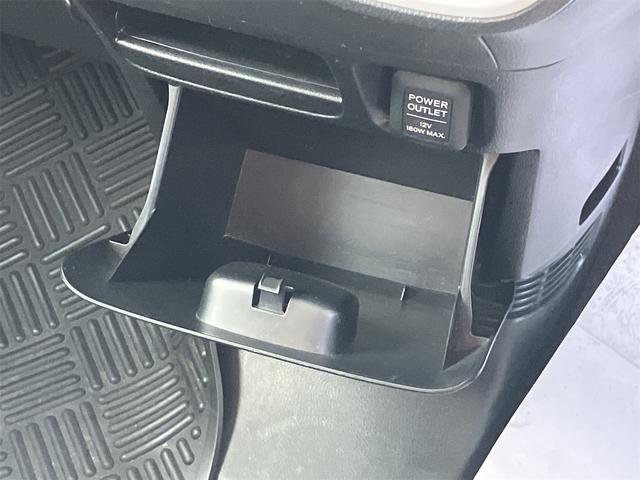 Ｎ－ＢＯＸカスタム Ｇ・Ｌパッケージ　両側スライド・片側電動　ナビ　オートライト　ＨＩＤ　スマートキー　アイドリングストップ　電動格納ミラー　ベンチシート　ＣＶＴ　盗難防止システム　ＡＢＳ　ＥＳＣ　ＣＤ　ＤＶＤ再生　アルミホイール（42枚目）