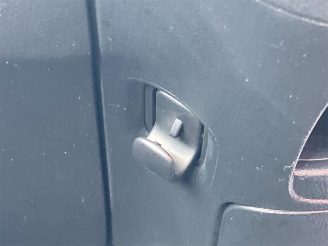 Ｎ－ＢＯＸカスタム Ｇ・Ｌパッケージ　両側スライド・片側電動　ナビ　オートライト　ＨＩＤ　スマートキー　アイドリングストップ　電動格納ミラー　ベンチシート　ＣＶＴ　盗難防止システム　ＡＢＳ　ＥＳＣ　ＣＤ　ＤＶＤ再生　アルミホイール（43枚目）