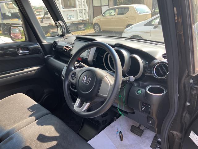 Ｎ－ＢＯＸカスタム Ｇ・Ｌパッケージ　両側スライド・片側電動　ナビ　オートライト　ＨＩＤ　スマートキー　アイドリングストップ　電動格納ミラー　ベンチシート　ＣＶＴ　盗難防止システム　ＡＢＳ　ＥＳＣ　ＣＤ　ＤＶＤ再生　アルミホイール（54枚目）