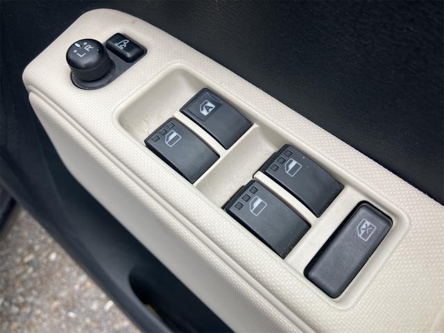 ミラココア ココアプラスＧ　バックカメラ　スマートキー　電動格納ミラー　ベンチシート　ＣＶＴ　盗難防止システム　ＡＢＳ　ＣＤ　ルーフレール　衝突安全ボディ　エアコン　パワーステアリング　パワーウィンドウ　運転席エアバッグ（10枚目）