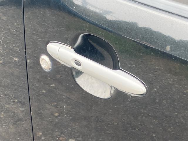 ミラココア ココアプラスＧ　バックカメラ　スマートキー　電動格納ミラー　ベンチシート　ＣＶＴ　盗難防止システム　ＡＢＳ　ＣＤ　ルーフレール　衝突安全ボディ　エアコン　パワーステアリング　パワーウィンドウ　運転席エアバッグ（27枚目）