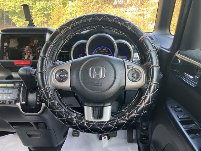 N-BOXカスタム G・ターボパッケージ ETC 両側電動スライドドア オートクルーズコントロール オートライト HID スマートキー アイドリングストップ 電動格納ミラー ベンチシート CVT 盗難防止システム ABS ESC(3枚目)