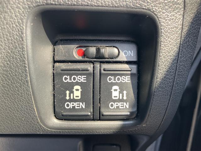 N-BOXカスタム G・ターボパッケージ ETC 両側電動スライドドア オートクルーズコントロール オートライト HID スマートキー アイドリングストップ 電動格納ミラー ベンチシート CVT 盗難防止システム ABS ESC(5枚目)