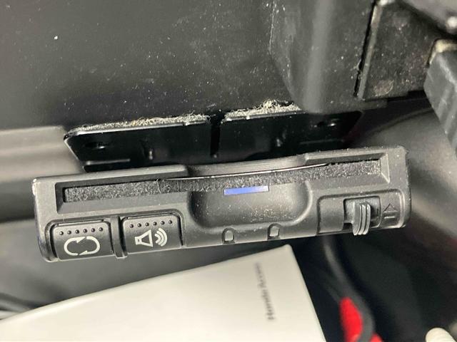 N-BOXカスタム G ETC バックカメラ 両側スライドドア ナビ TV オートライト HID スマートキー アイドリングストップ 電動格納ミラー ベンチシート CVT 盗難防止システム ABS ESC CD DVD再生(7枚目)