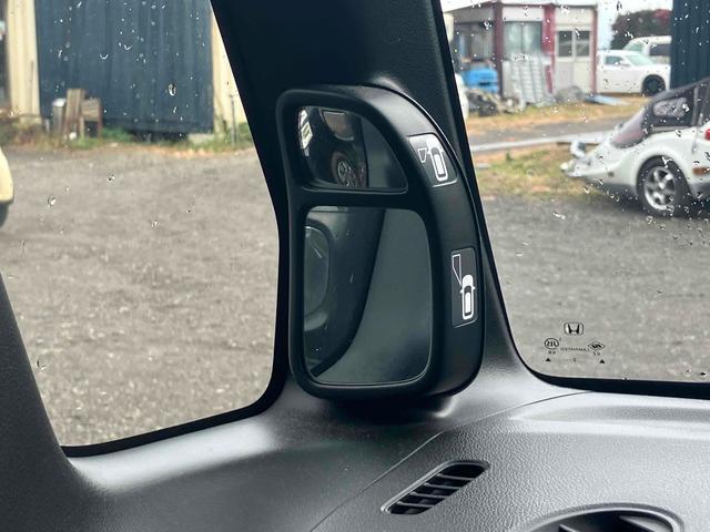 N-BOXカスタム G ETC バックカメラ 両側スライドドア ナビ TV オートライト HID スマートキー アイドリングストップ 電動格納ミラー ベンチシート CVT 盗難防止システム ABS ESC CD DVD再生(45枚目)