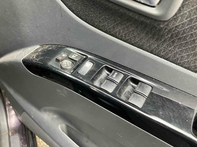 �p���[�E�B���h�E�̃X�C�b�`�ł���B�^�]�Ȃɋ��Ȃ��瑋���J���߂̃R���g���[���ł��܂����