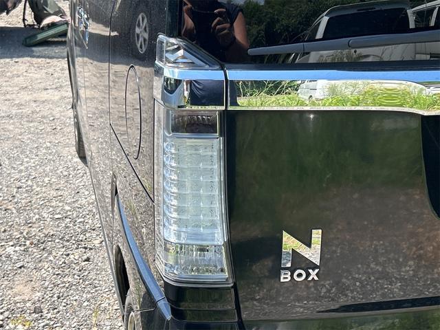 Ｇ・Ｌパッケージ　両側電動スライドドア　ナビ　ＴＶ　オートライト　ＨＩＤ　スマートキー　アイドリングストップ　電動格納ミラー　ベンチシート　ＣＶＴ　盗難防止システム　ＡＢＳ　ＥＳＣ　ＣＤ　ミュージックプレイヤー接続可（画像17）