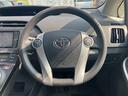 プリウス Ｓ　ハイブリッド　ドライブレコーダー　ＥＴＣ　バックカメラ　ナビ　ＴＶ　オートライト　スマートキー　電動格納ミラー　ＣＶＴ　盗難防止システム　衝突安全ボディ　アルミホイール　ＣＤ　ＤＶＤ再生（3枚目）