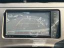 プリウス Ｓ　ハイブリッド　ドライブレコーダー　ＥＴＣ　バックカメラ　ナビ　ＴＶ　オートライト　スマートキー　電動格納ミラー　ＣＶＴ　盗難防止システム　衝突安全ボディ　アルミホイール　ＣＤ　ＤＶＤ再生（5枚目）