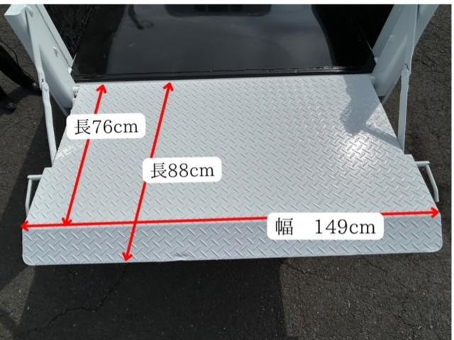 エルフトラック 　平ボデ　アーム式　ＰＧ付　極東製　ＦＬ　超低床　車検Ｒ６年１１月　５ＭＴ　２ｔ積　坂道発進補助装置　荷台内寸　長３０３／幅１６２／高　　全面塗装済　車内清掃済　車体サイズ　長４６９／幅１６９／高１９６（6枚目）