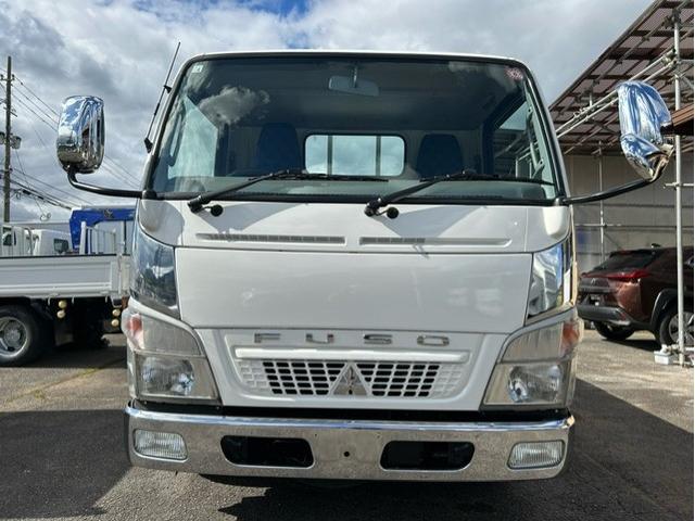 キャンター 全低床　平ボディ　平ボデ　全低床　２ｔ積　５ＭＴ　ディーゼルターボ　全面塗装済　車内清掃済　車体サイズ長４６９／幅１６９／高１９５（ｃｍ）　ロープフック３ｘ２（3枚目）