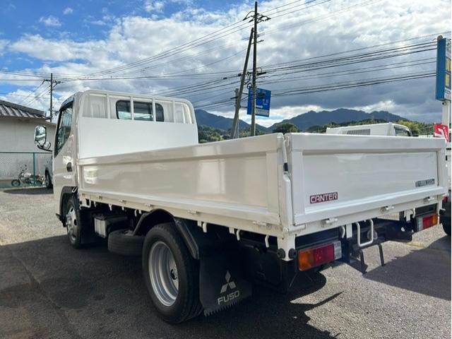 キャンター 全低床　平ボディ　平ボデ　全低床　２ｔ積　５ＭＴ　ディーゼルターボ　全面塗装済　車内清掃済　車体サイズ長４６９／幅１６９／高１９５（ｃｍ）　ロープフック３ｘ２（6枚目）