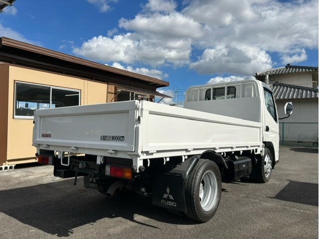 キャンター 全低床　平ボディ　平ボデ　全低床　２ｔ積　５ＭＴ　ディーゼルターボ　全面塗装済　車内清掃済　車体サイズ長４６９／幅１６９／高１９５（ｃｍ）　ロープフック３ｘ２（7枚目）