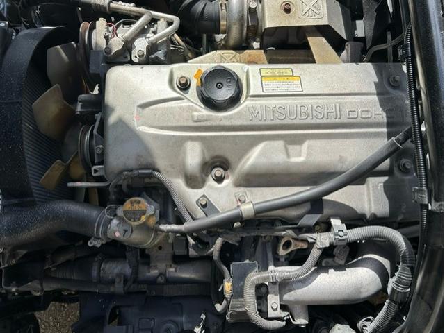 キャンター 全低床　平ボディ　平ボデ　全低床　２ｔ積　５ＭＴ　ディーゼルターボ　全面塗装済　車内清掃済　車体サイズ長４６９／幅１６９／高１９５（ｃｍ）　ロープフック３ｘ２（14枚目）