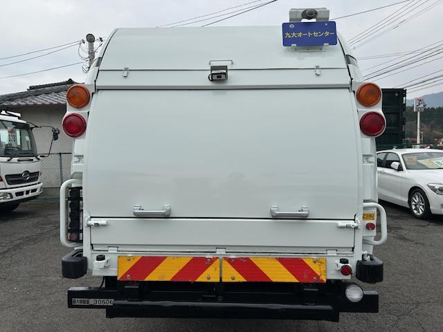 キャンター ターボ　パッカー車　塵芥車　５．１立米　極東製　巻き込み式　排出ダンプ式　ＡＴ車　２ペダル　３．０５ｔ積　バックカメラ　電格ミラー　全面塗装済　車内清掃済　車体サイズ長５５７／幅１９０／高２６２（ｃｍ）（38枚目）