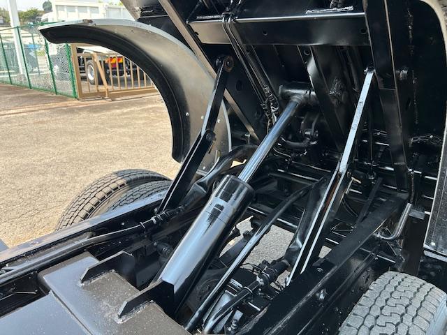 ダイナトラック 　５立米　巻き込み式　パッカー　塵芥車　排出ダンプ式　汚水タンク　連続スイッチ　ＭＴ５速　２ｔ積　極東開発製　全面塗装済　車体サイズ長５２１／幅１８７／高２３１（ｃｍ）（36枚目）