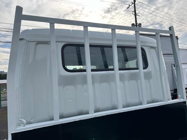 キャンター Ｗキャブロング　ワイドロング　全面塗装済　７人乗り　積載２ｔ　ＭＴ５速　ワンオーナー車　記録簿付　リアヒーター　荷台寸法　長３３５ｃｍ幅１９０ｃｍ高３８ｃｍ　高床（8枚目）