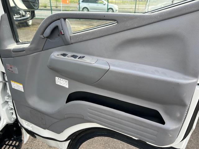 キャンター Ｗキャブロング　ワイドロング　全面塗装済　７人乗り　積載２ｔ　ＭＴ５速　ワンオーナー車　記録簿付　リアヒーター　荷台寸法　長３３５ｃｍ幅１９０ｃｍ高３８ｃｍ　高床（17枚目）