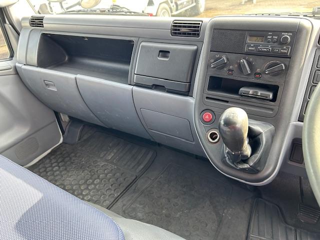 キャンター Ｗキャブロング　ワイドロング　全面塗装済　７人乗り　積載２ｔ　ＭＴ５速　ワンオーナー車　記録簿付　リアヒーター　荷台寸法　長３３５ｃｍ幅１９０ｃｍ高３８ｃｍ　高床（23枚目）