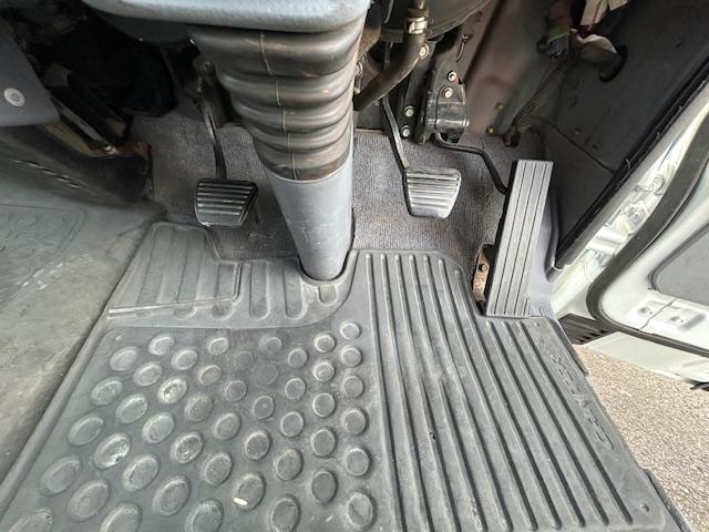 キャンター Ｗキャブロング　ワイドロング　全面塗装済　７人乗り　積載２ｔ　ＭＴ５速　ワンオーナー車　記録簿付　リアヒーター　荷台寸法　長３３５ｃｍ幅１９０ｃｍ高３８ｃｍ　高床（30枚目）