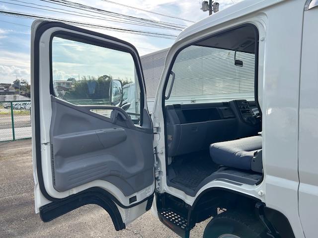 キャンター Ｗキャブロング　ワイドロング　全面塗装済　７人乗り　積載２ｔ　ＭＴ５速　ワンオーナー車　記録簿付　リアヒーター　荷台寸法　長３３５ｃｍ幅１９０ｃｍ高３８ｃｍ　高床（31枚目）